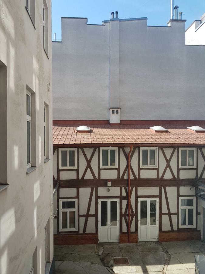 Gerald'S Apartment 10 Wina Bagian luar foto