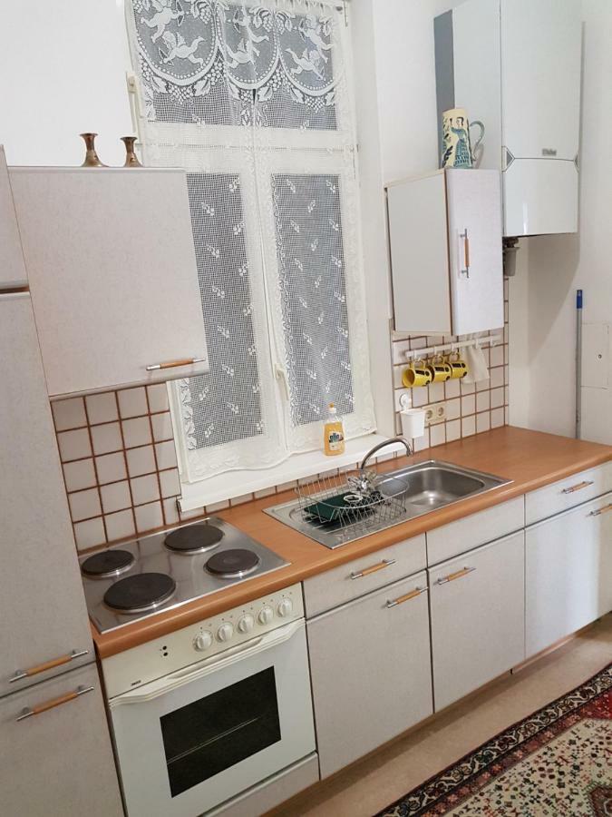 Gerald'S Apartment 10 Wina Bagian luar foto